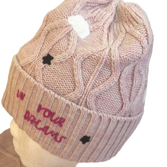 NEW Set in your dreams UO scarf Urban Outfitters Hat Scarf Fingerless Gloves - Picture 2 of 13